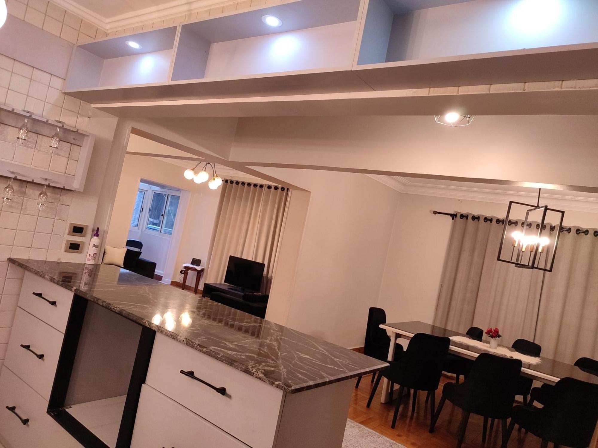 Apartment فاخره هادئه Cairo